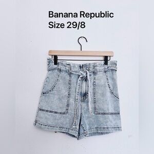 Banana Republic shorts with tie-size 29/8 inseam 4”